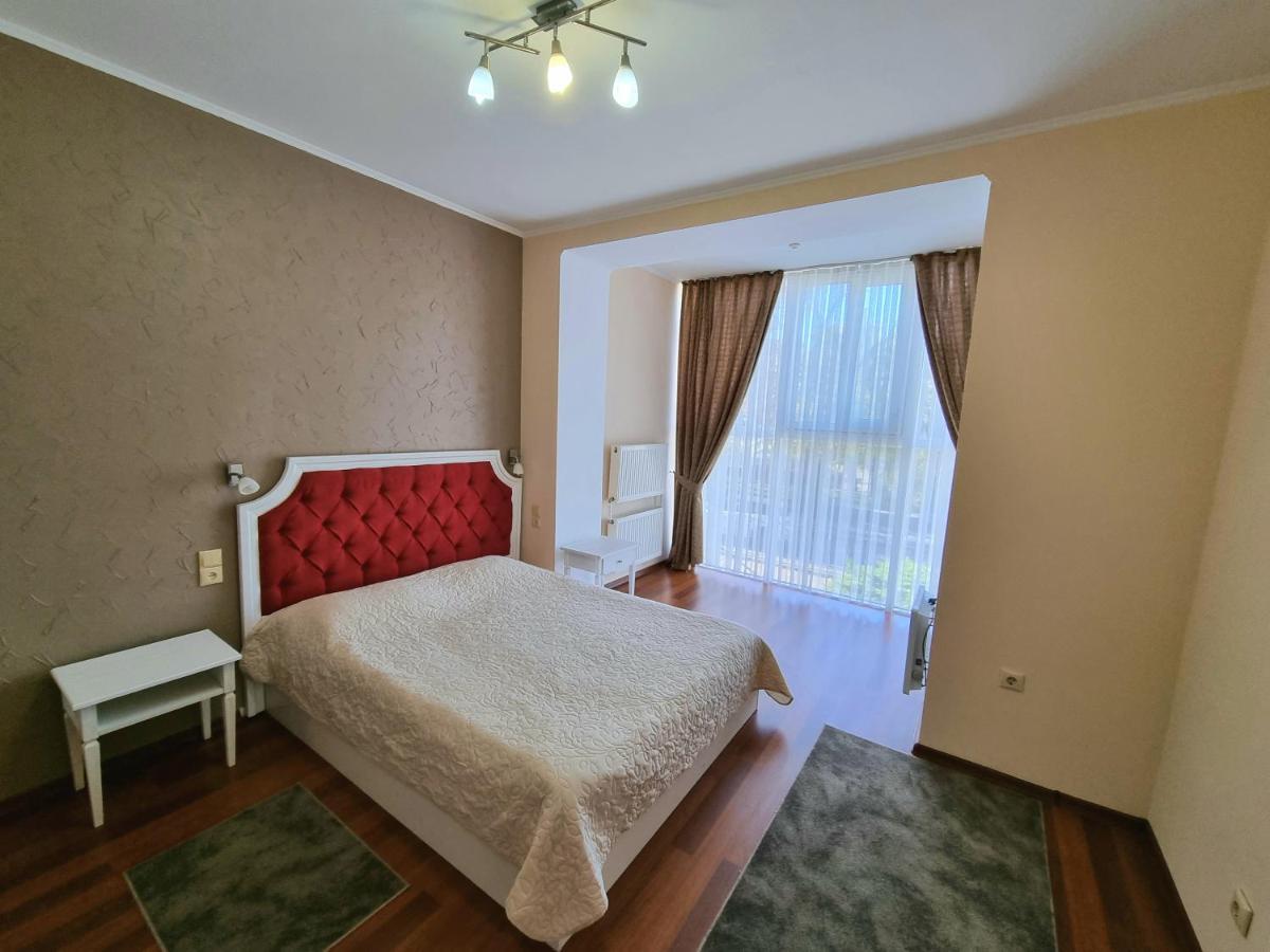 Helen Hotel Nikolayev Exterior foto
