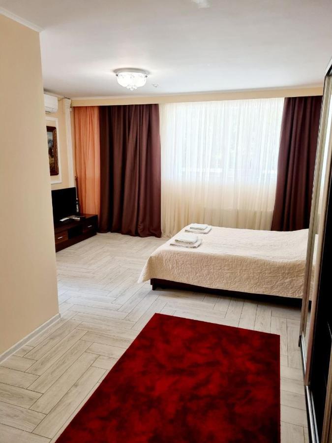 Helen Hotel Nikolayev Exterior foto